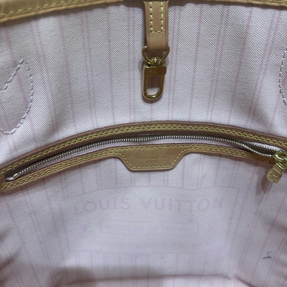 Louis Vuitton Tan and Cream Checkered Tote - Picture 7 of 16